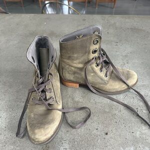 Chaco Lace-Up Ankle Boots in grey/green